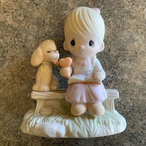 🎀3/$25🎀 Precious Moments figurine, Loving Is Sharing